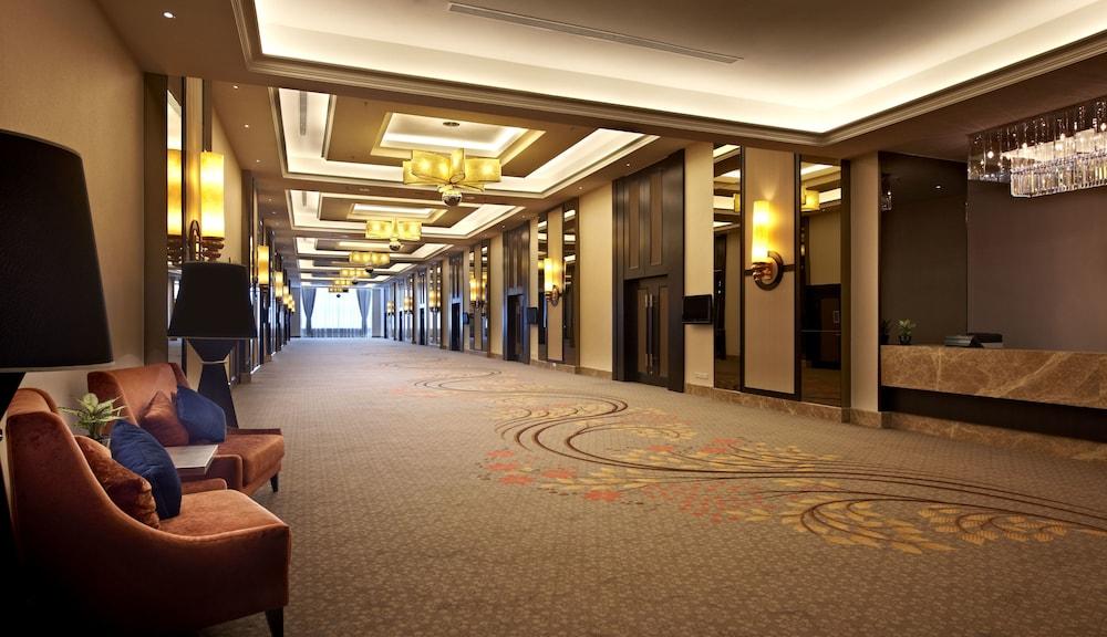 فندق هاتن ملاكا ملقا المظهر الخارجي الصورة The lobby of the hotel
