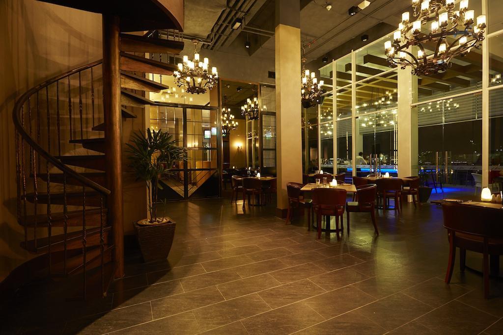 فندق هاتن ملاكا ملقا المظهر الخارجي الصورة The interior of the restaurant