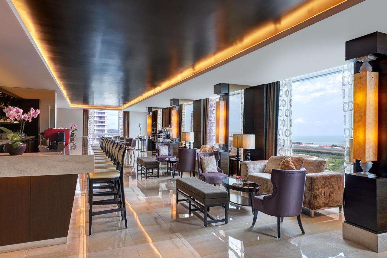 فندق هاتن ملاكا ملقا المظهر الخارجي الصورة The Club Lounge at the 36th floor