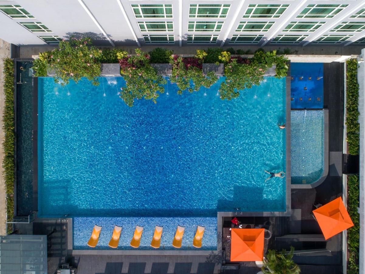 فندق هاتن ملاكا ملقا المظهر الخارجي الصورة Aerial view of the pool at the hotel